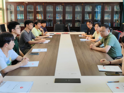学院党委书记与发展对象开展谈话