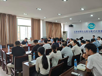 学院召开青年教师发展专题交流会