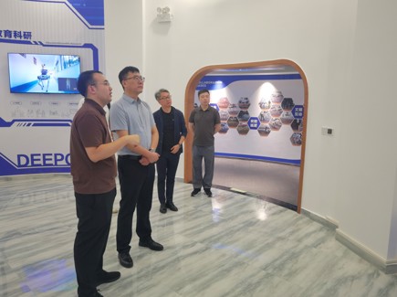 我院赴云深处、科俊增强现实产业园开展校企合作调研
